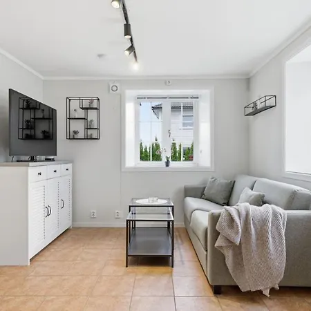 Teie Garden Apartment-by Nordic Dreams *