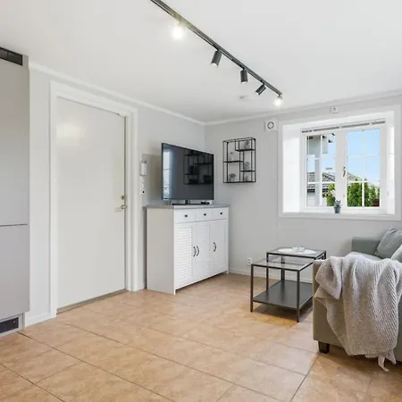 Teie Garden Apartment-by Nordic Dreams Lägenhet *